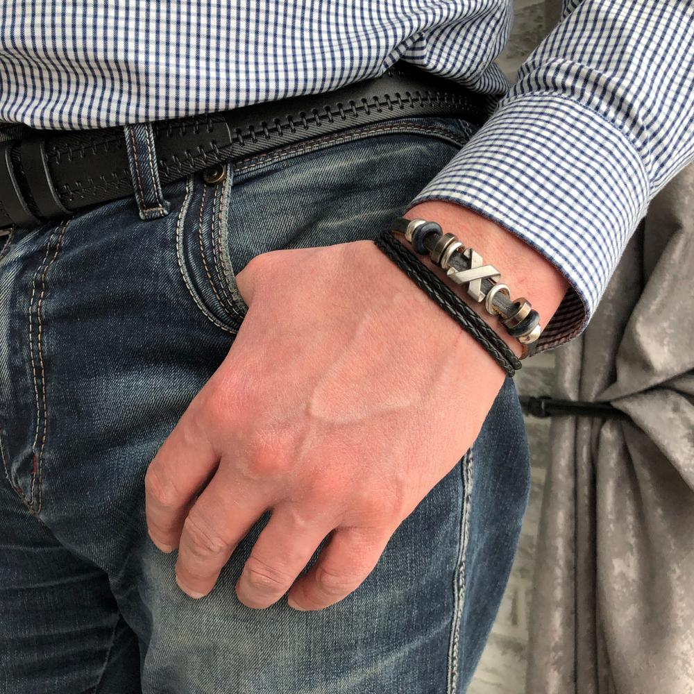 Браслет из экокожи.