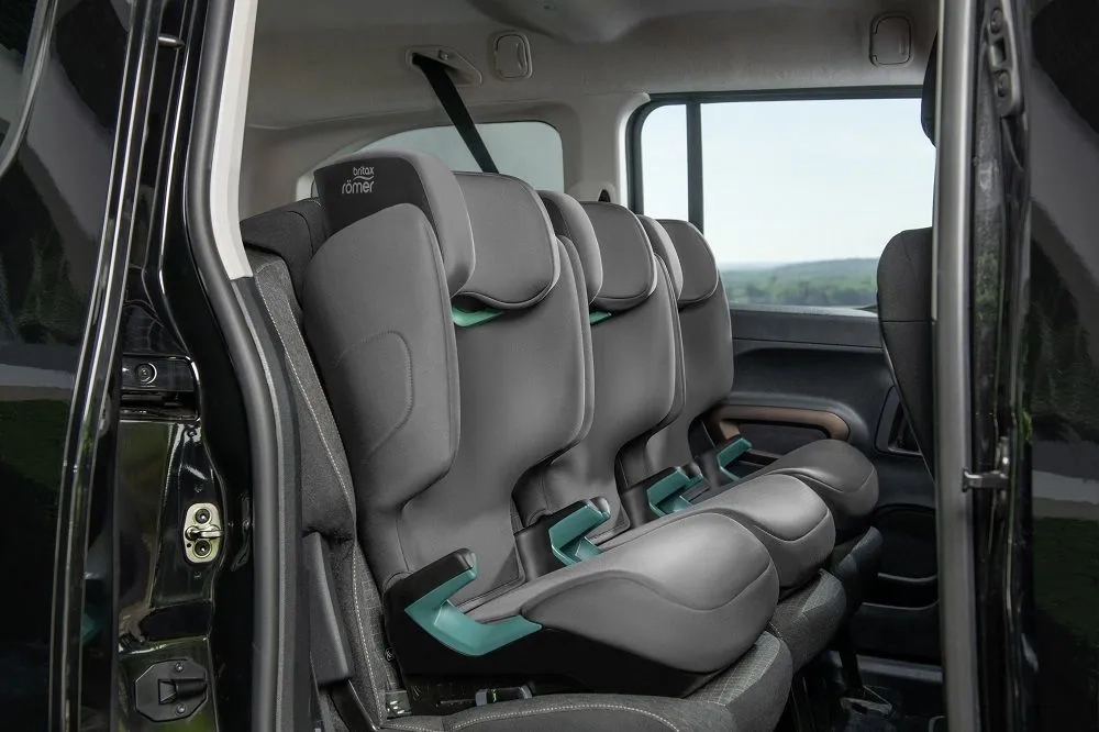 Автокресло 2/3 Britax Roemer Discovery Plus 2 Midnight Grey, от 3,5 до 12 лет ,15-36 кг (100 - 150 см)