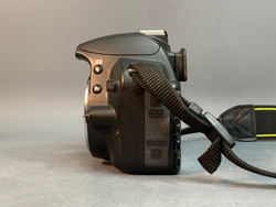 Nikon D3100 11.190 кадров