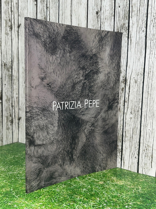 Каталог-лукбук " Patrizia Pepe (Фактурная обложка) Италия "