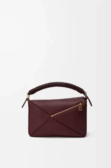 Loewe Маленькая сумка Puzzle из гладкой телячьей кожи и кожи ягненка наппа, бургунди