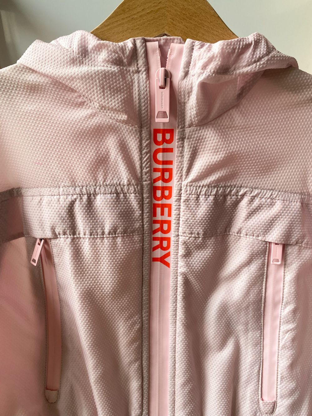 Ветровка Burberry, 104
