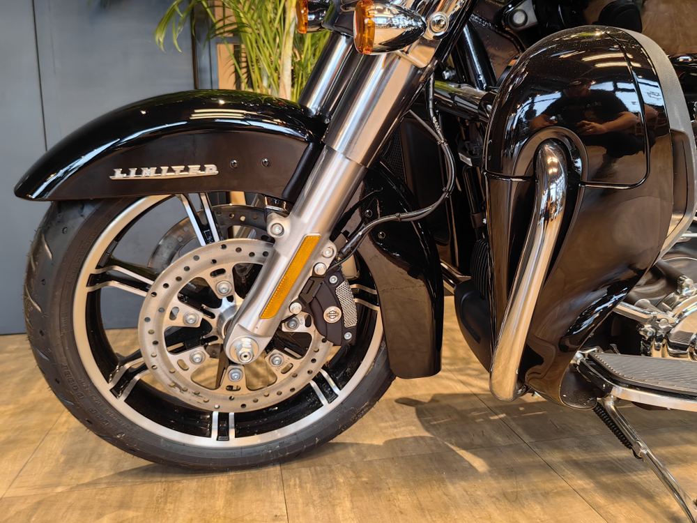 Ultra Limited, Harley-Davidson (FLHTK) Vivid Black/Хром с НДС