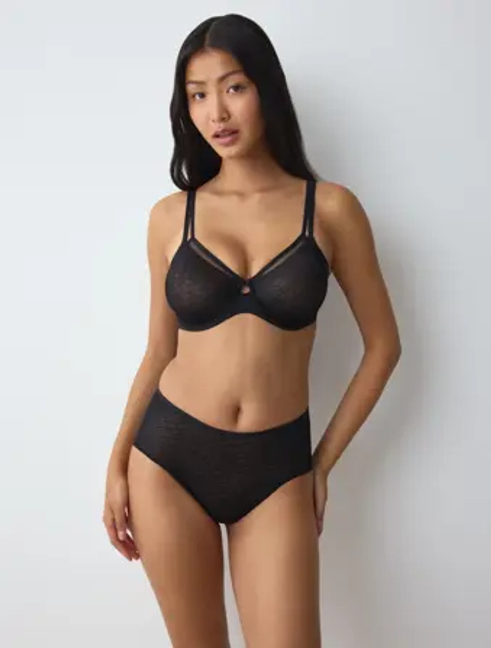 Бюстгальтер Минимайзер Triumph Signature Sheer W01 EX