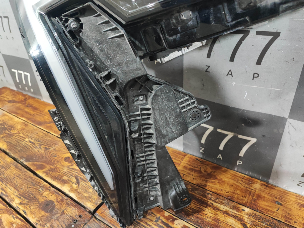 Фара правая LED Geely Atlas 2 23-нв Б/У Оригинал 7051051200