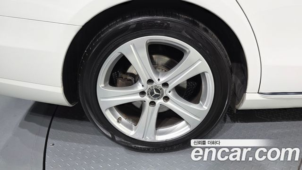Mercedes-Benz E-Class E200 Avantgarde — 2018