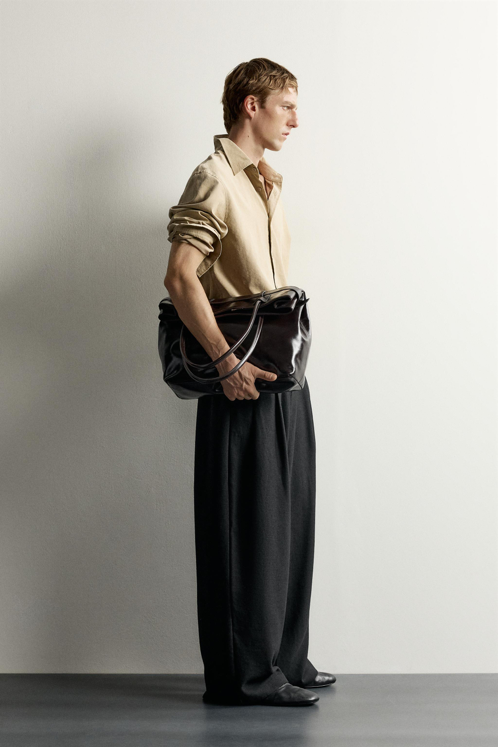 БРЮКИ RELAXED WIDE FIT СО СКЛАДКАМИ — ZARA