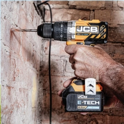 Дрель-шуруповерт аккумуляторная (JCB-BLCD-B-E) 18V, max 65Nm в комплекте с зарядным устройством (JCB-18VFC-E) 2.4A и батареей аккуму(JCB-20LI-E) 2.0AH JCB JCB-18BLCD-2XB-E