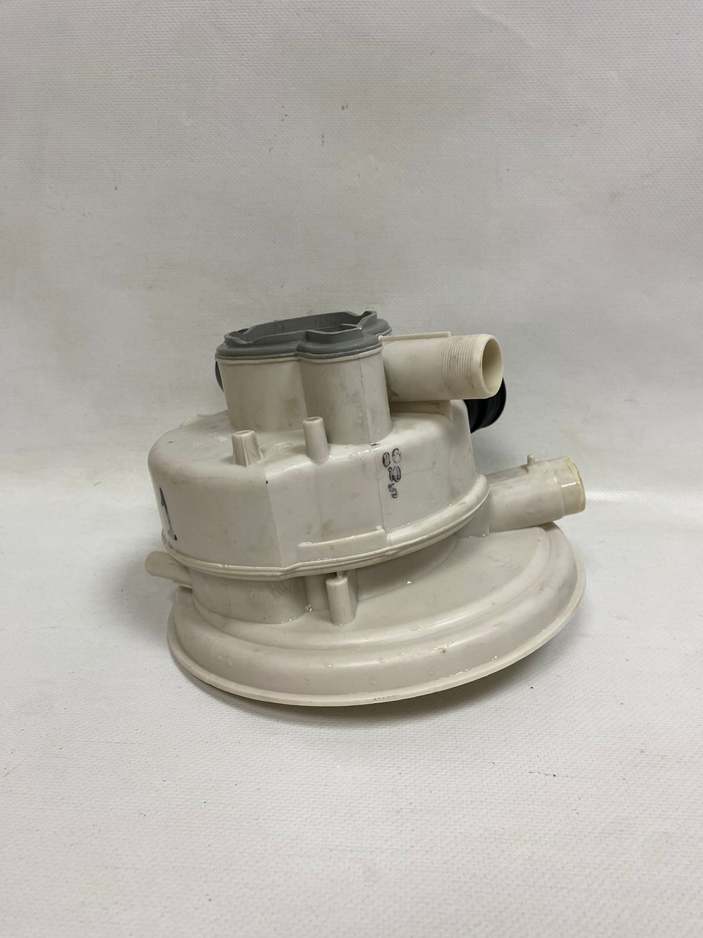 ESF66720X ктпч6 Чаша поддона для посудомоечных машин Electrolux 1527957128 б/у
