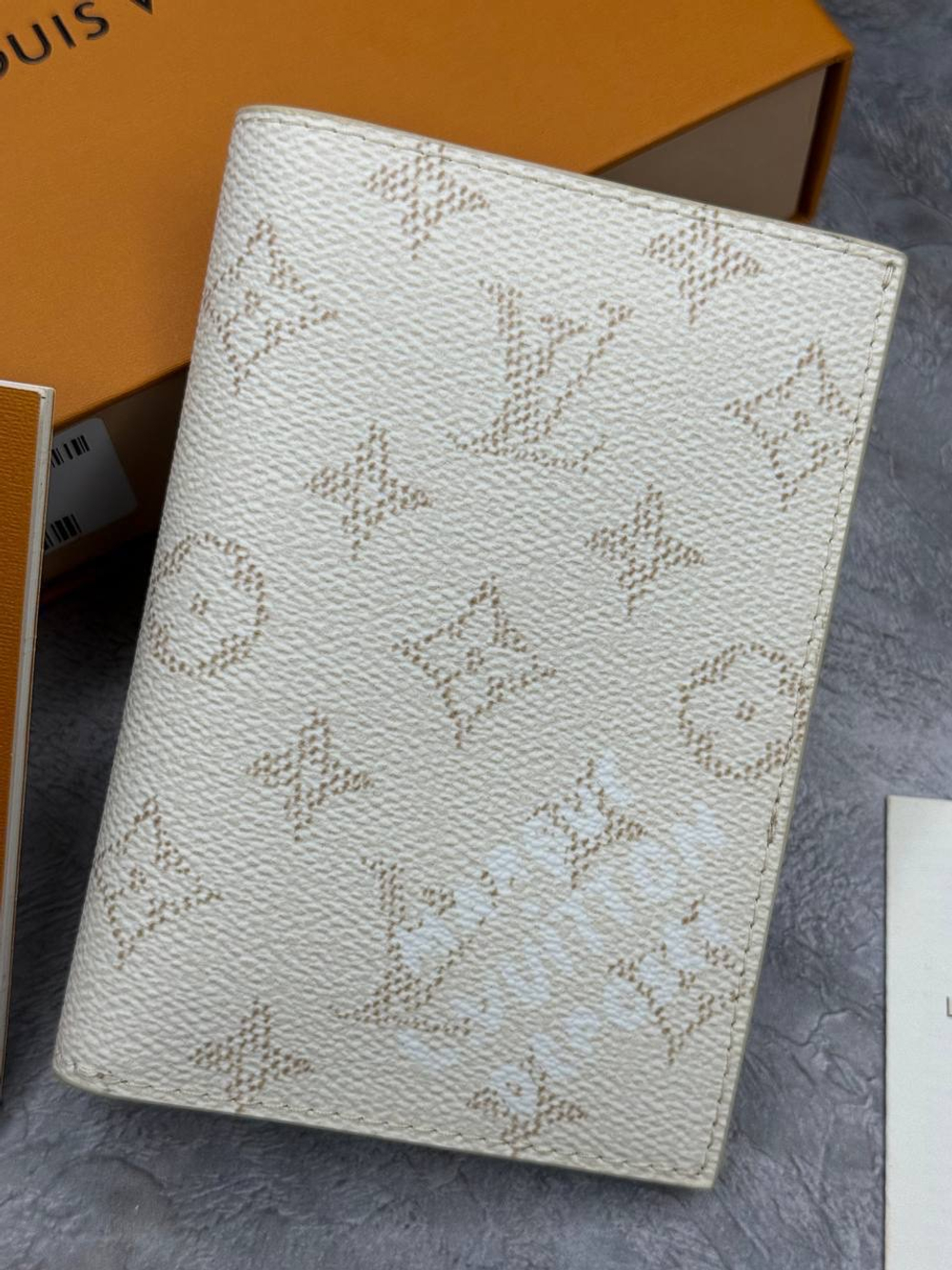 Обложка для паспорта Louis Vuitton