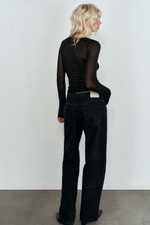 ФУТБОЛКА С V-ОБРАЗНЫМ ВЫРЕЗОМ И ДЛИННЫМИ РУКАВАМИ — ZARA