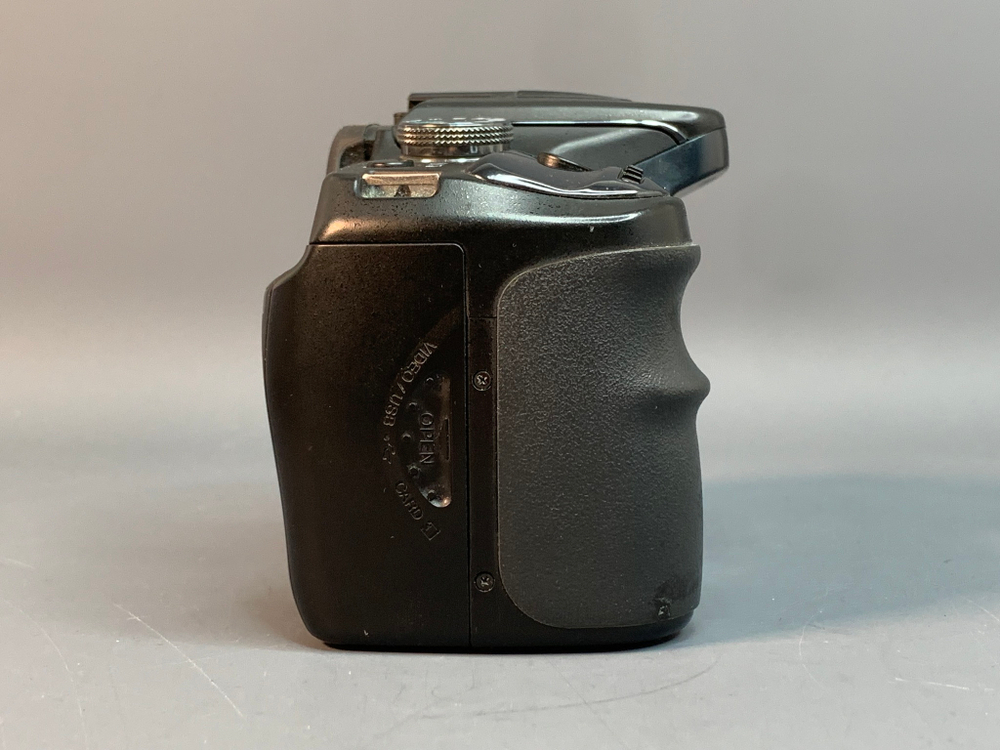 Sony Alpha DSLR-A100 body