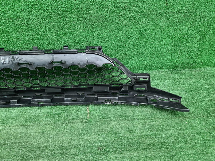 Решетка бампера Mercedes C w205 (2018-2023) AMG