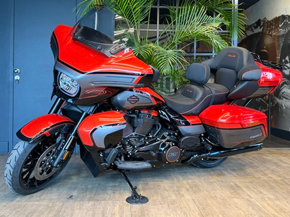 CVO Street Glide Limited "Citrus Heat CVO Tri-Tone" (2026)