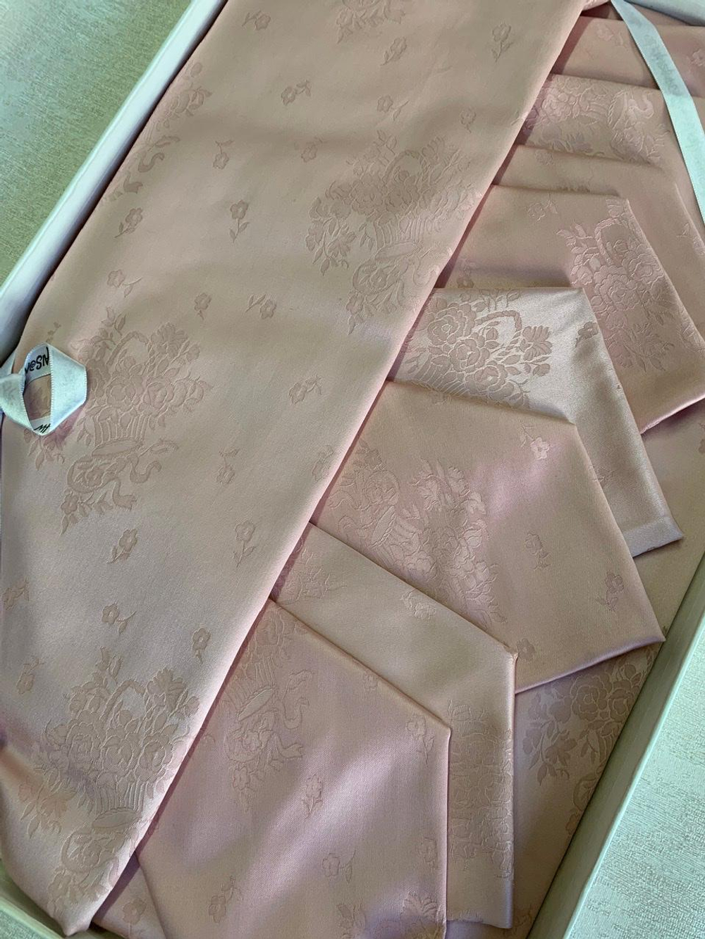 Скатерть 170х220 и 8 салфеток Gamba 9209 Rosa античная роза