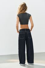 ФУТБОЛКА CROPPED С КОРОТКИМИ РУКАВАМИ — ZARA