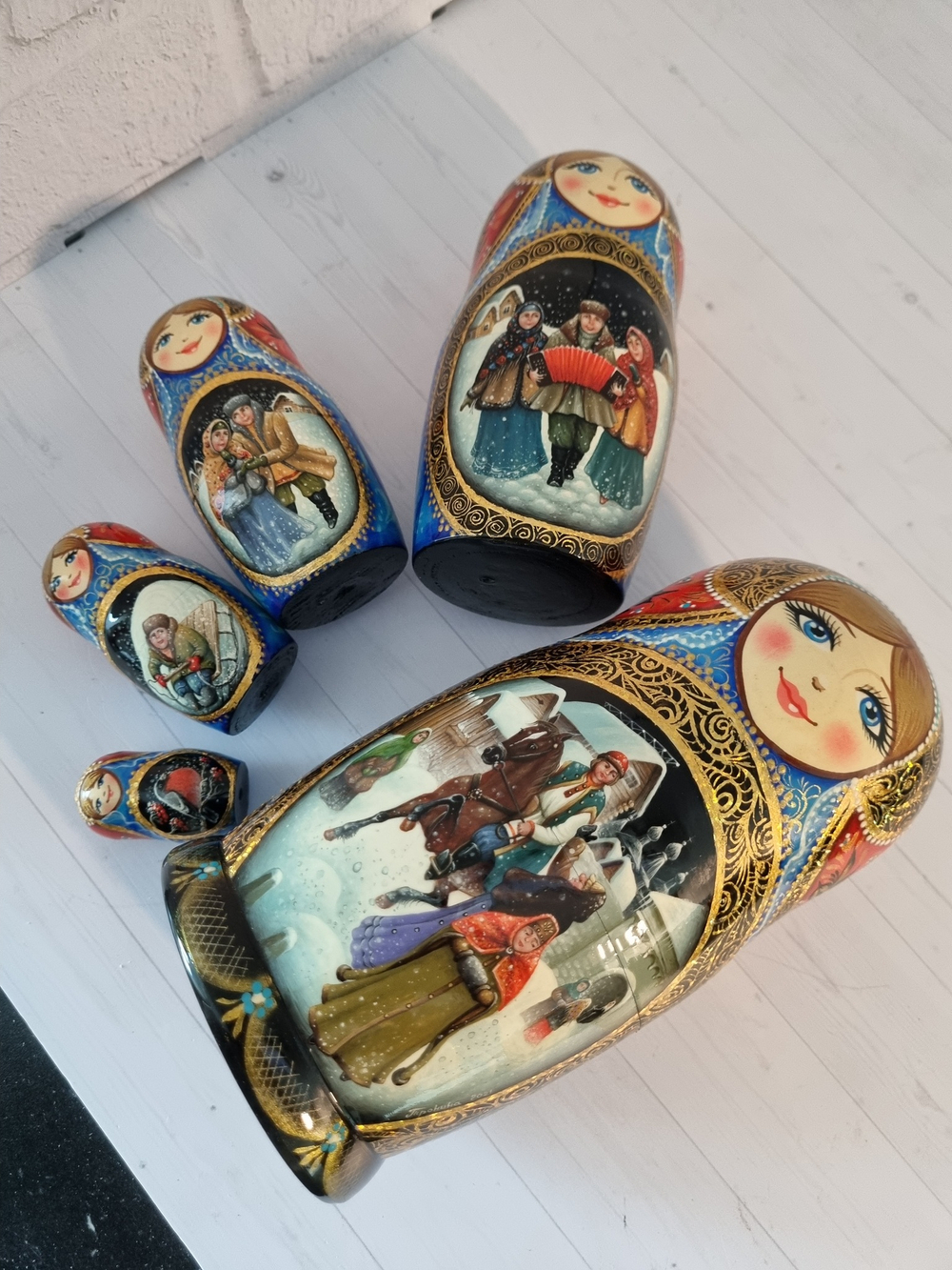 Матрешка 18см "Русская зима" 5 мест