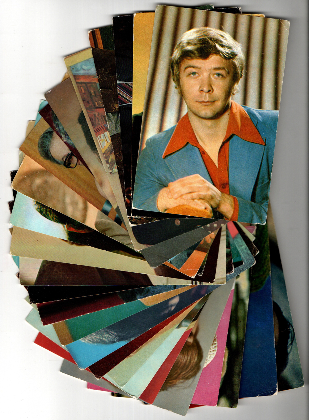 №37 Открытки Артисты и актёры СССР 1970–1980-е г. 25 штук. Цветные, чистые, без повторов