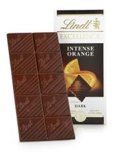 Тёмный шоколад Lindt с апельсином и миндалем 100 г
