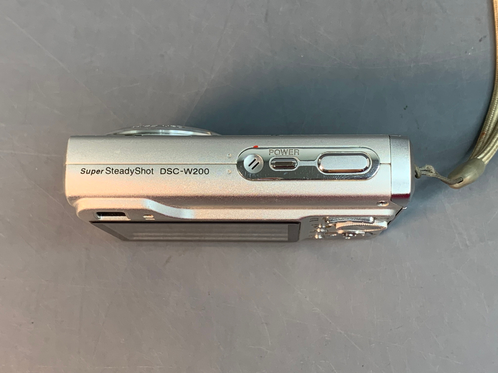 Sony Cyber-shot DSC-W200