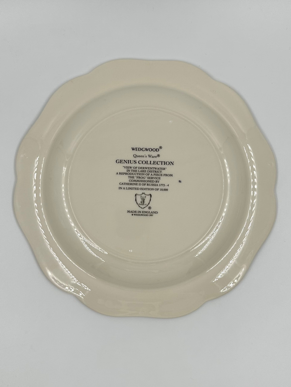 Тарелка Wedgwood «Зелёная лягушка» («View of Derwentwater»)