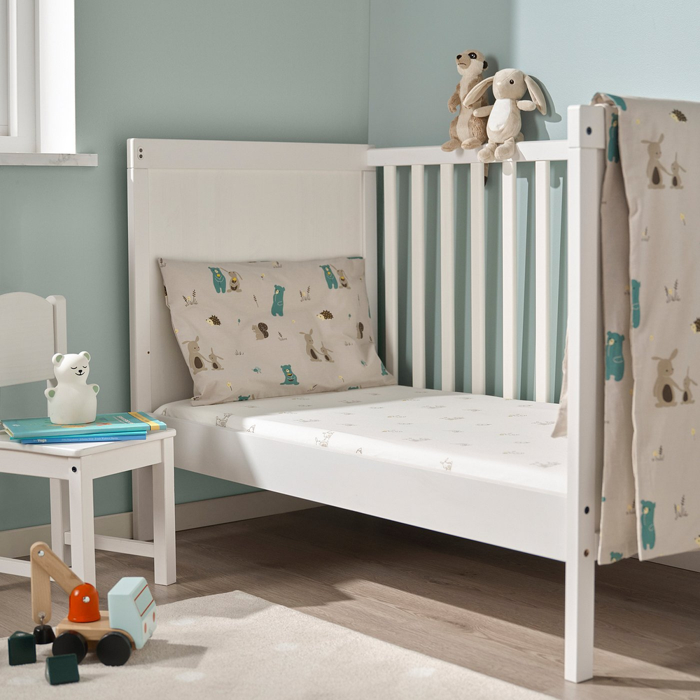 IKEA LEN  (ИКЕА ЛЕН)  -  Детская простыня - белая/бежевая в горошек с зайчиками 60x120 см