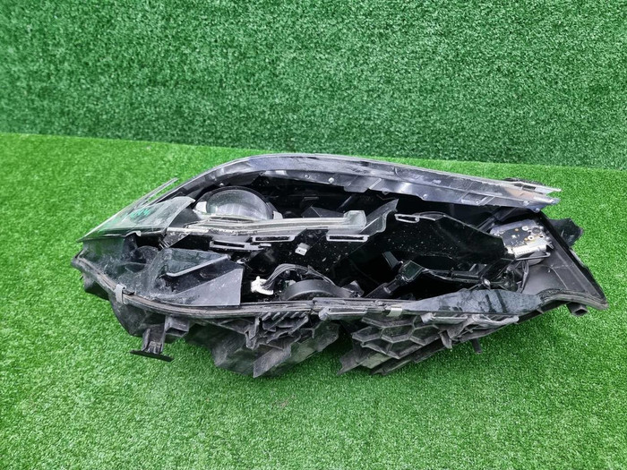 Битая Фара правая BMW 3er G20 (2018-2022) LED