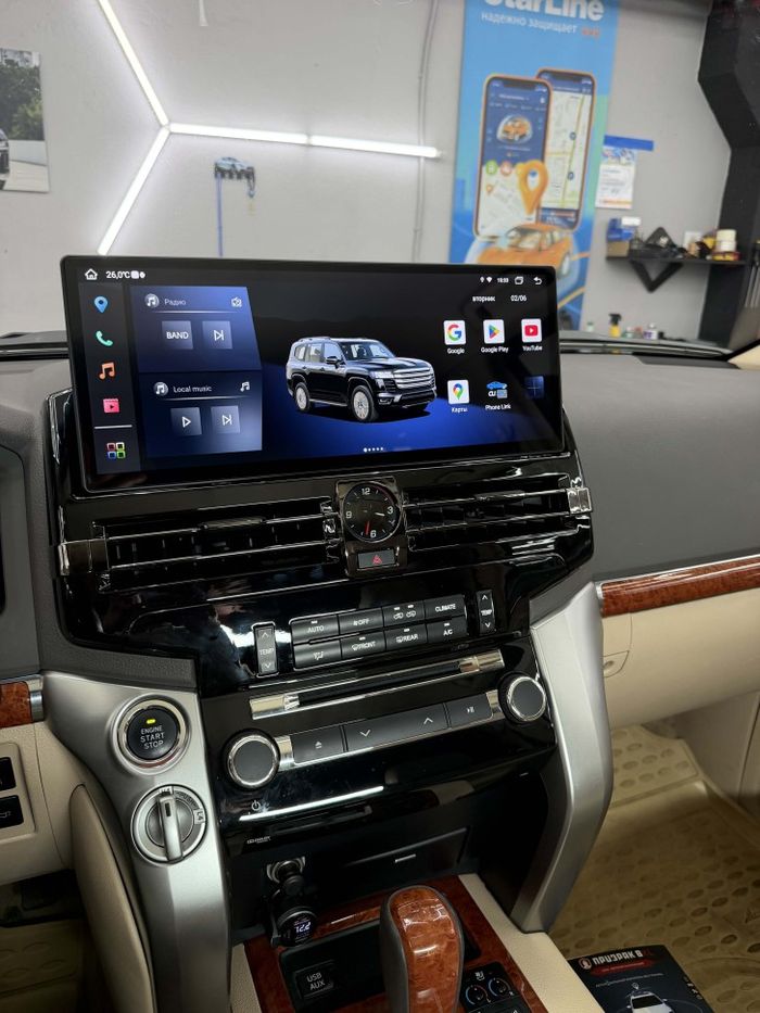 Магнитола для Toyota Land Cruiser 200 2007-2009 - RDL монитор 15.6" на Android 13, Быстрая, CarPlay, 4G SIM-слот