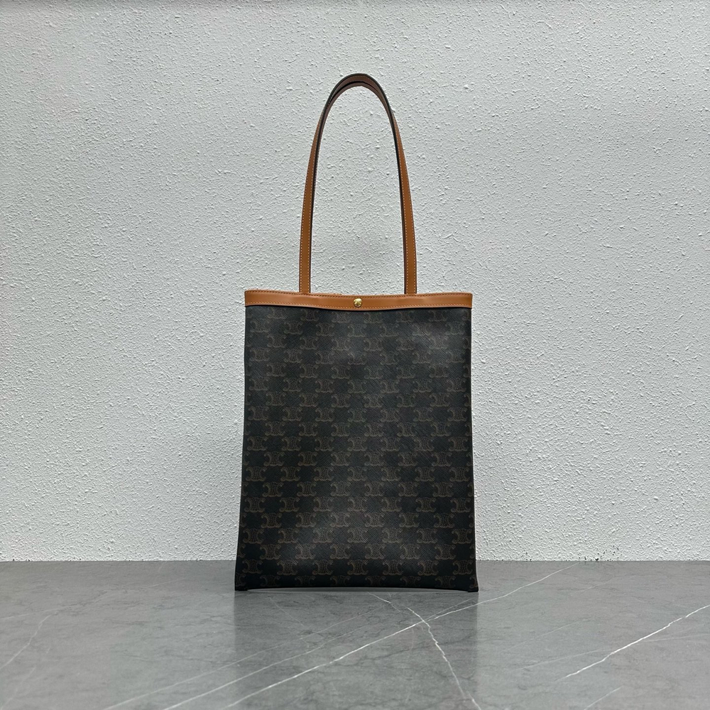 Medium Flat Shopper in Triomphe