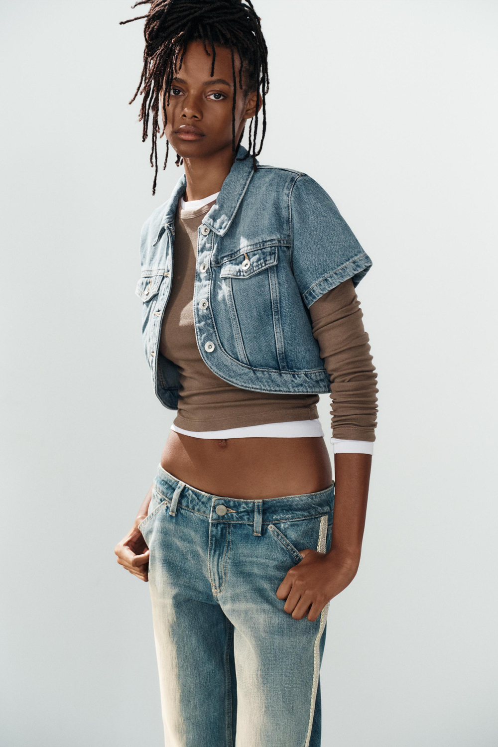 ДЖИНСЫ TRF ПРЯМОГО КРОЯ СО СРЕДНЕЙ ПОСАДКОЙ И ЛАМПАСАМИ — ZARA