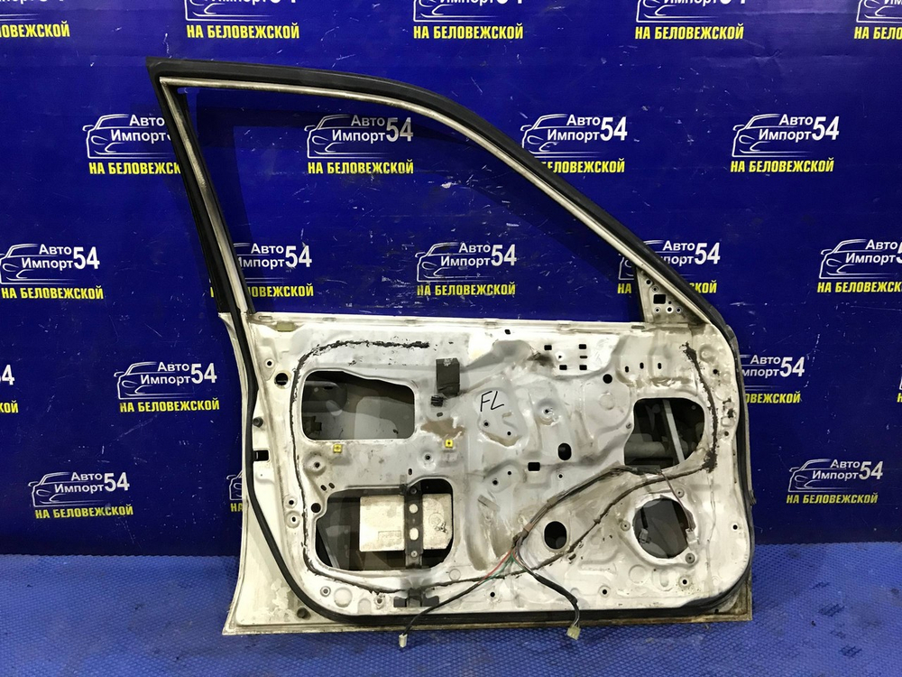 Дверь передняя левая TOYOTA CORSA 1997