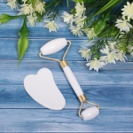Массажер для лица и шеи декольте и скребок «Gua sha», цвет белый