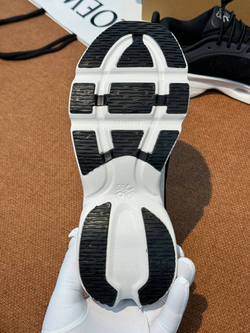 Кроссовки On Running x Loewe