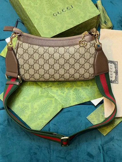 Маленькая сумка на плечо Gucci Ophidia