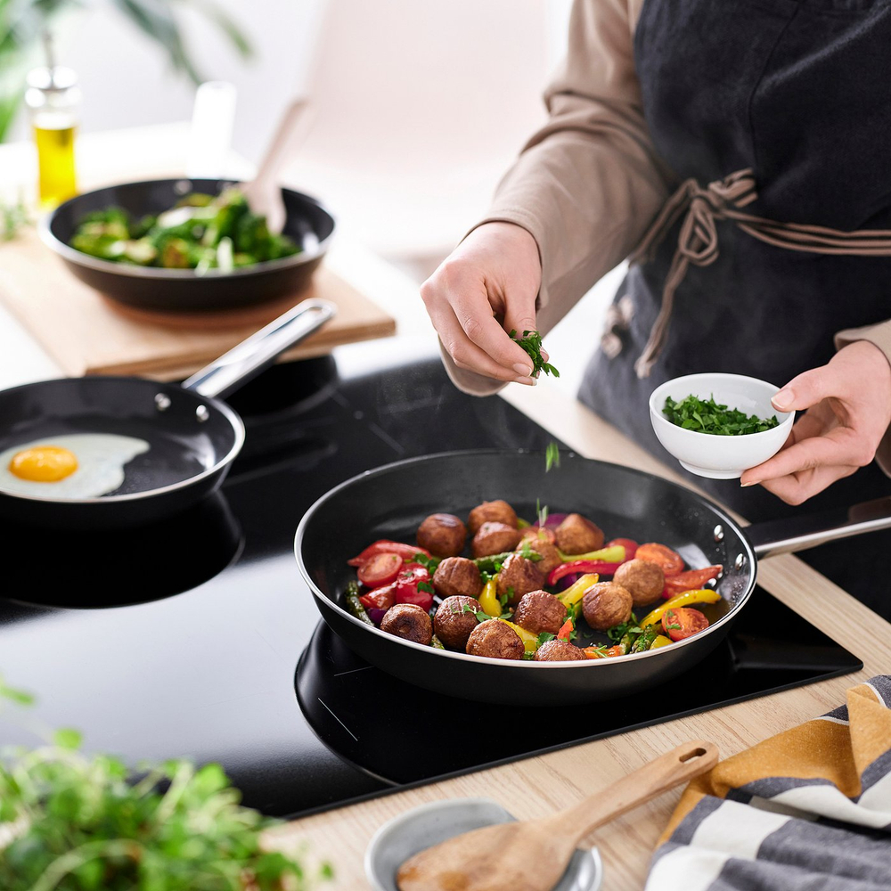 IKEA GULDÖRING  (ИКЕА ГУЛДЁРИНГ)  -  Сковороды, 3 шт. - антипригарное покрытие нержавеющая сталь/чёрно-серый