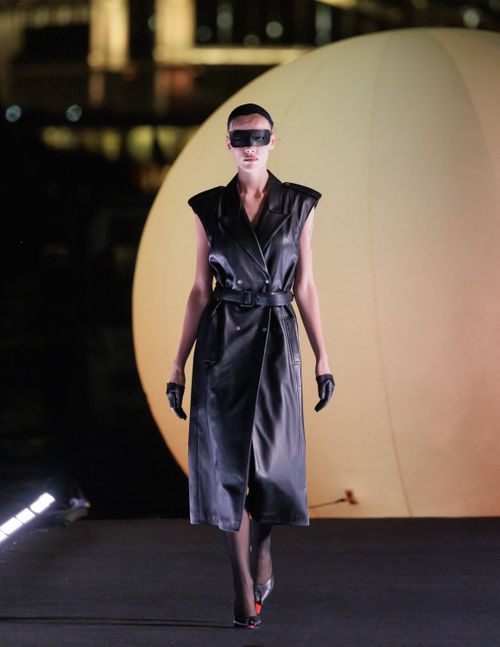Look 01