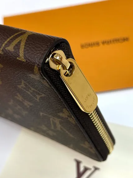 Органайзер Louis Vuitton Zippy Monogram Macassar