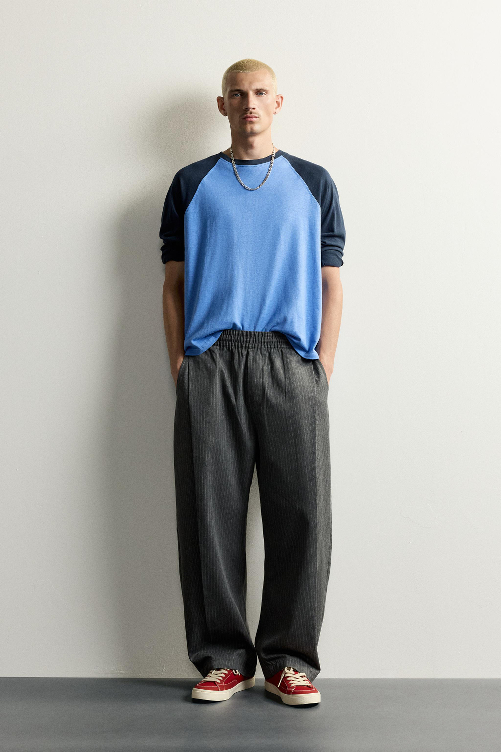 БРЮКИ BALLOON FIT С БОКОВЫМИ ЗАЩИПАМИ — ZARA