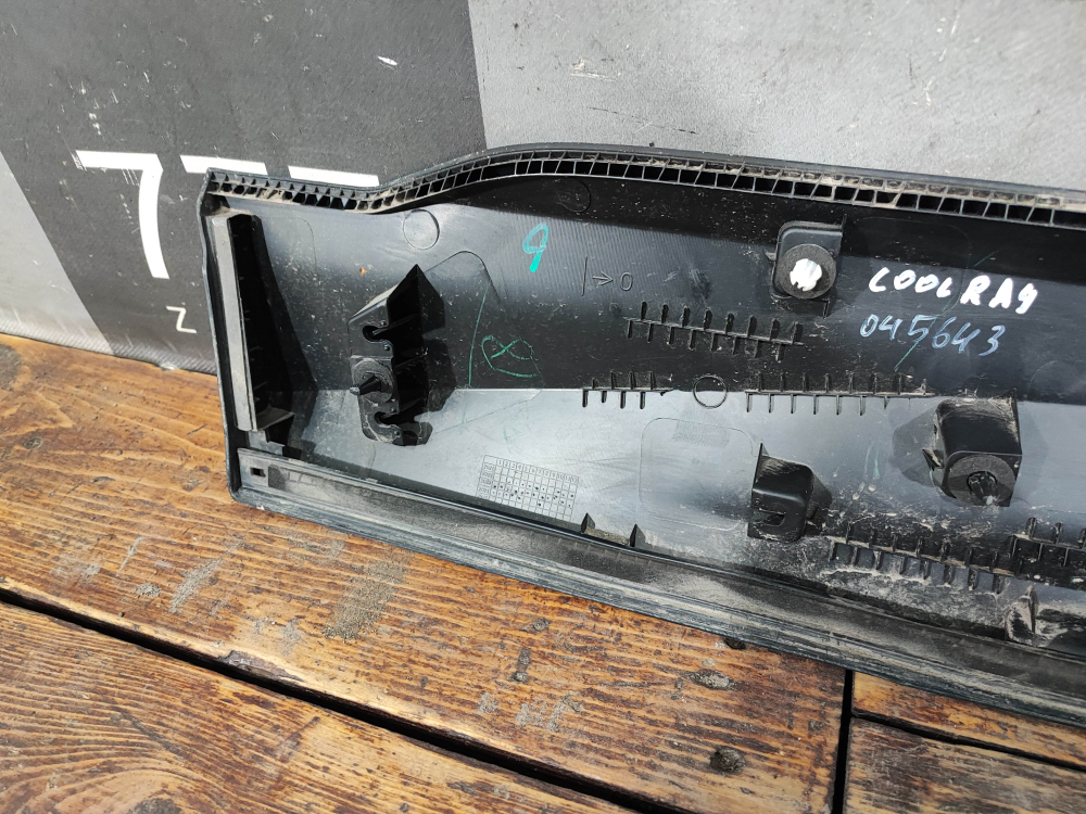 Накладка двери задней левой Geely Coolray 23-нв Б/У Оригинал 5081079000
