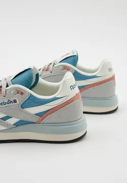 Кроссовки женские REEBOK CLASSIC NYLON 89