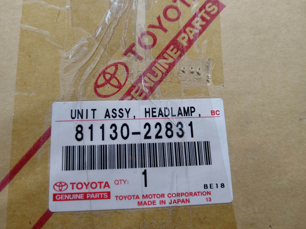 Фара правая ксенон Toyota Verossa 01-04 Новое Оригинал 8113022831