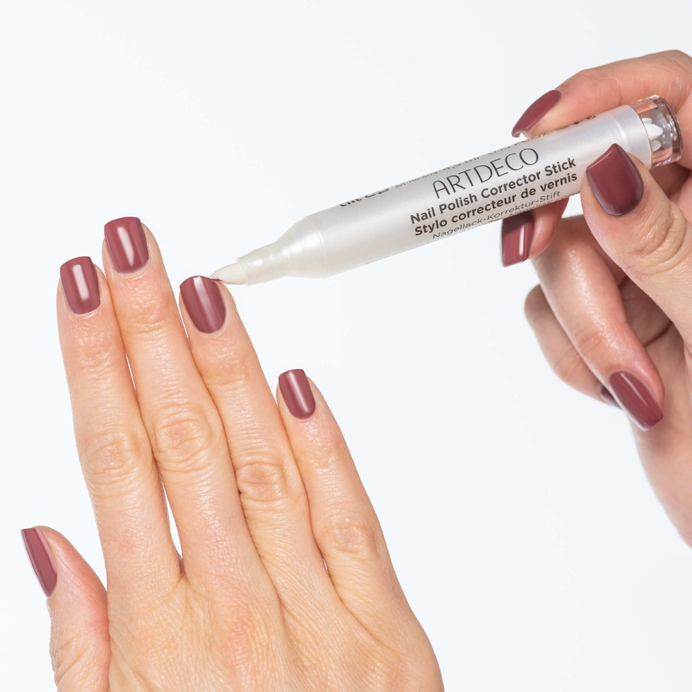 ARTDECO Nail Polish Corrector Stick - Средство для снятия лака в стике, 4 ml