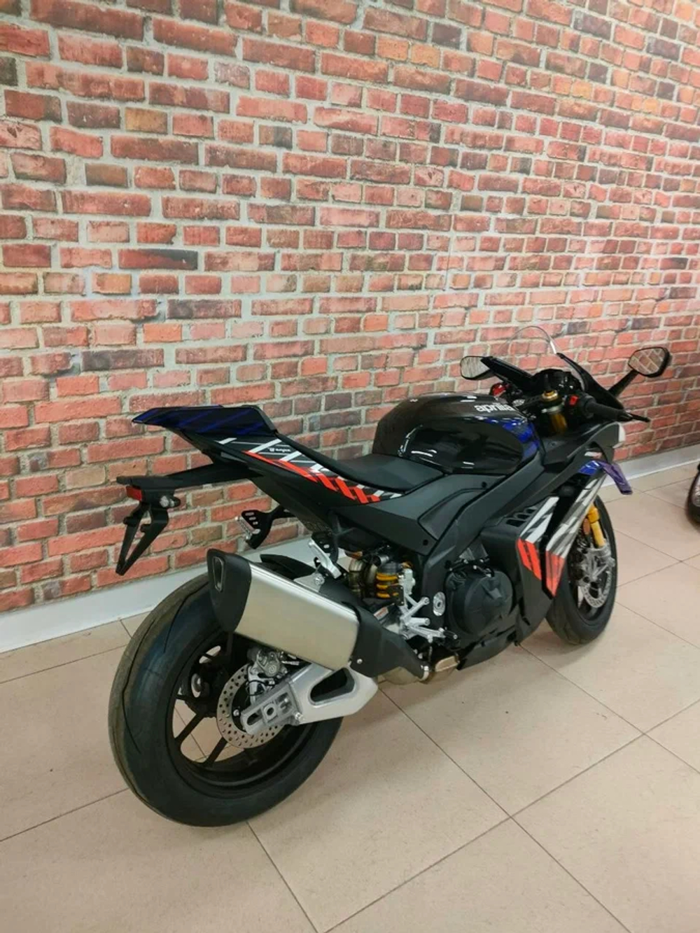 Aprilia RSV4 Factory 1100 2026