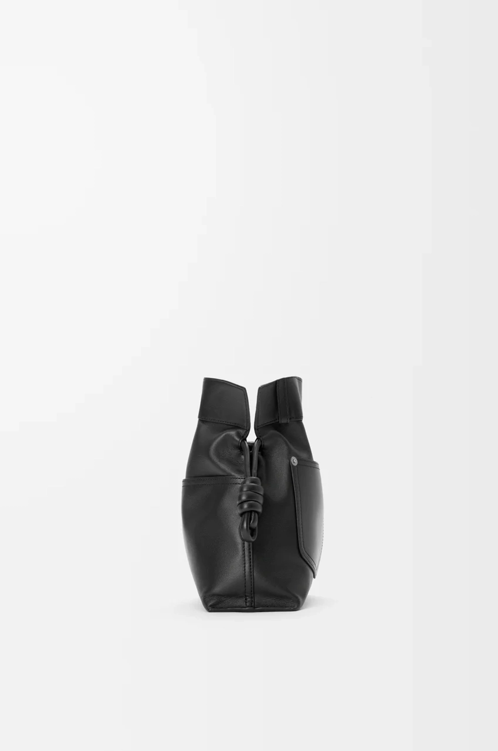 Loewe Сумка-клатч среднего размера Panta Flamenco из блестящей телячьей кожи, черный