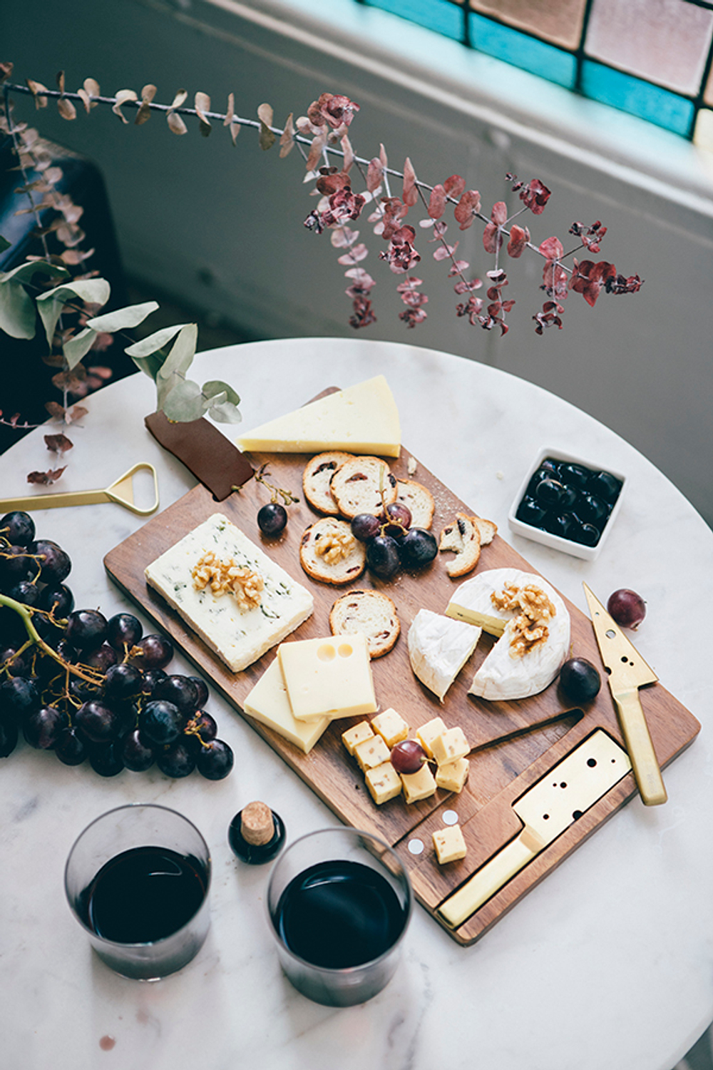 Доска и 2 ножа для нарезки сыра  Cheeseporn