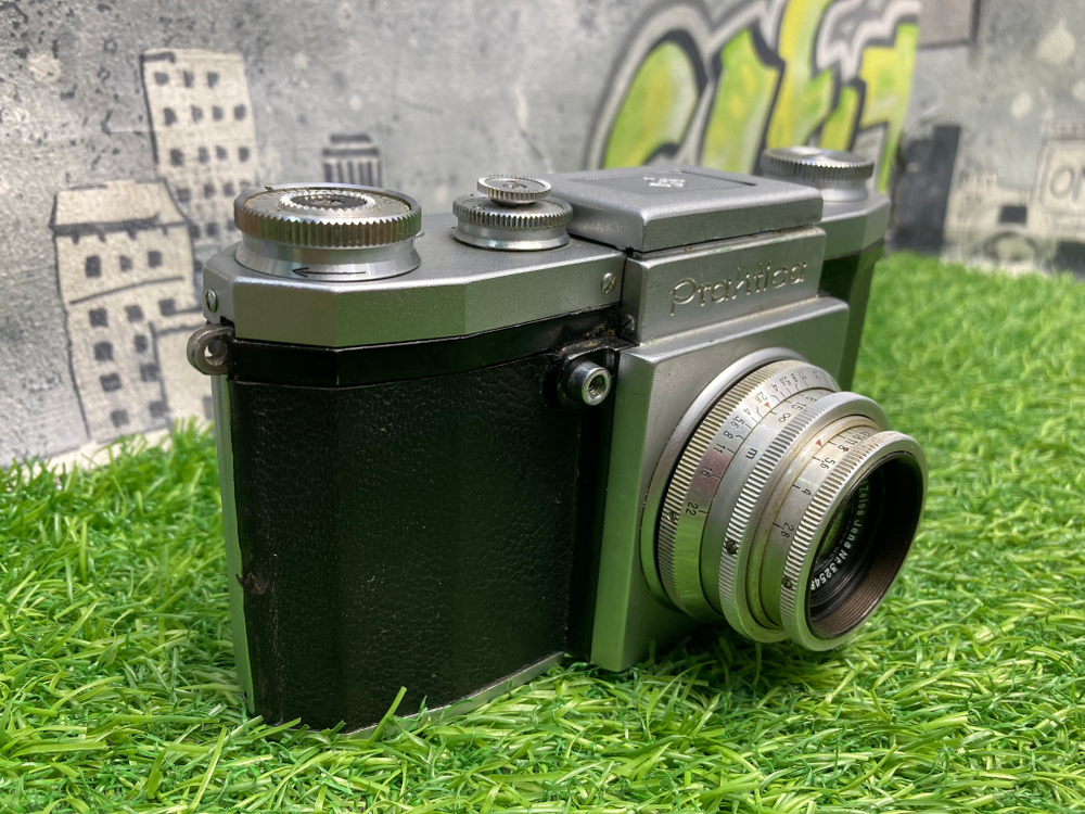 Praktica K + Carl Zeiss Tessar T* 50mm 2.8 M39