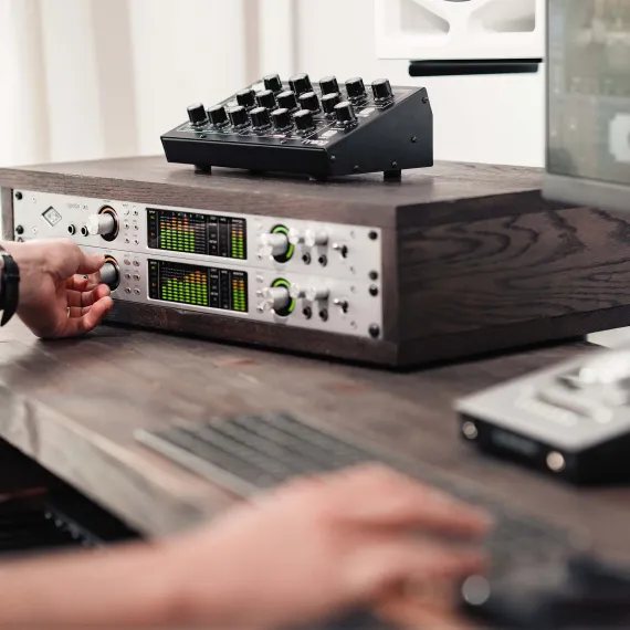 Universal Audio Apollo x6 Gen 2 Essentials+ Edition Silver