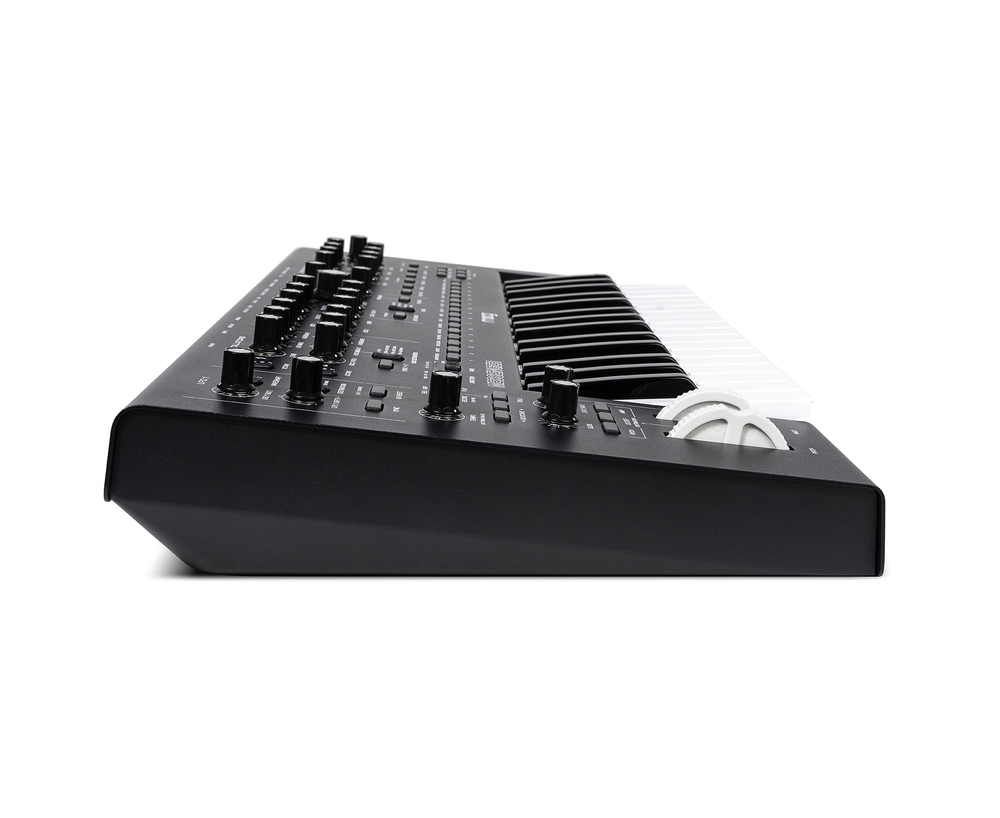 Синтезатор Moog Messenger