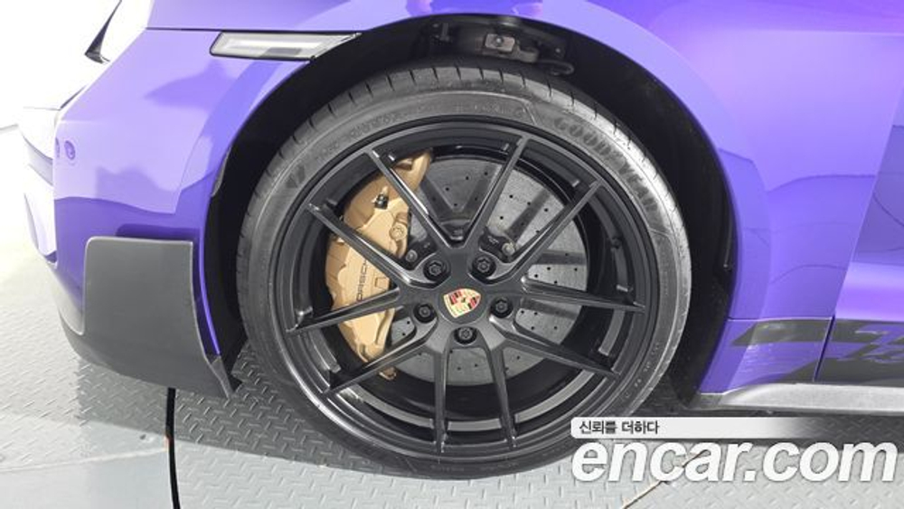 Porsche Taycan Turbo GT Weissach pack — 2025