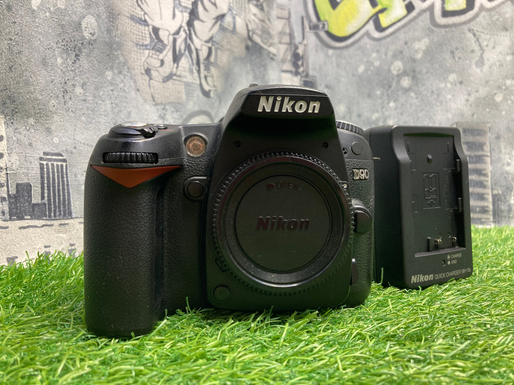 Nikon D90 27.000 кадров ( С дефектом )
